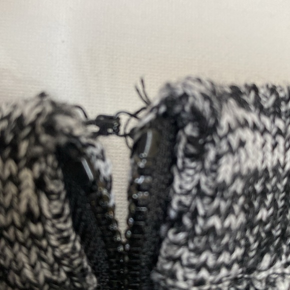 Alice + Olivia skirt from Employed collection Size XS - Picture 8 of 13